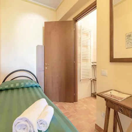 Seven-bedroom Holiday In Valfabbrica Giomici