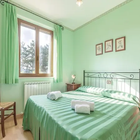 Seven-bedroom Holiday In Valfabbrica Giomici