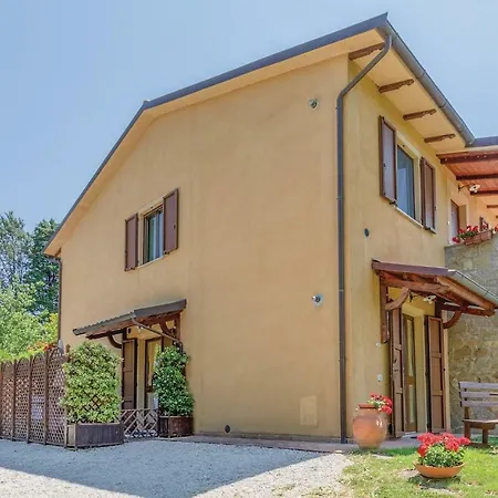Seven-bedroom Holiday In Valfabbrica 別荘