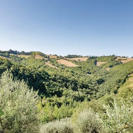 Seven-bedroom Holiday In Valfabbrica * Giomici