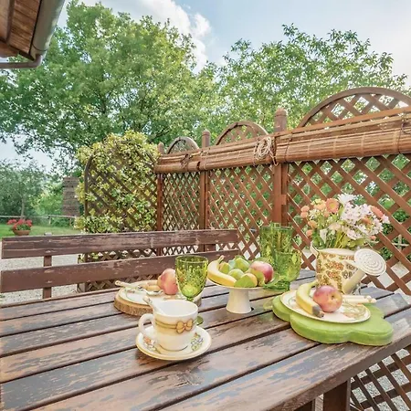 Seven-bedroom Holiday In Valfabbrica Giomici