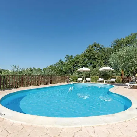 Seven-bedroom Holiday In Valfabbrica * Giomici