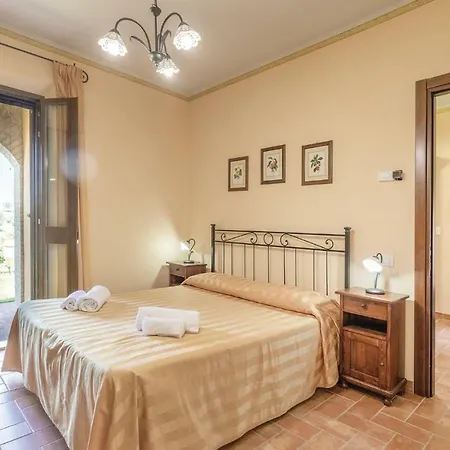 Seven-bedroom Holiday In Valfabbrica